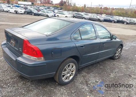 2007 Volvo S60 2.5T z USA, uszkodzony, nr VIN YV1RH592272632511